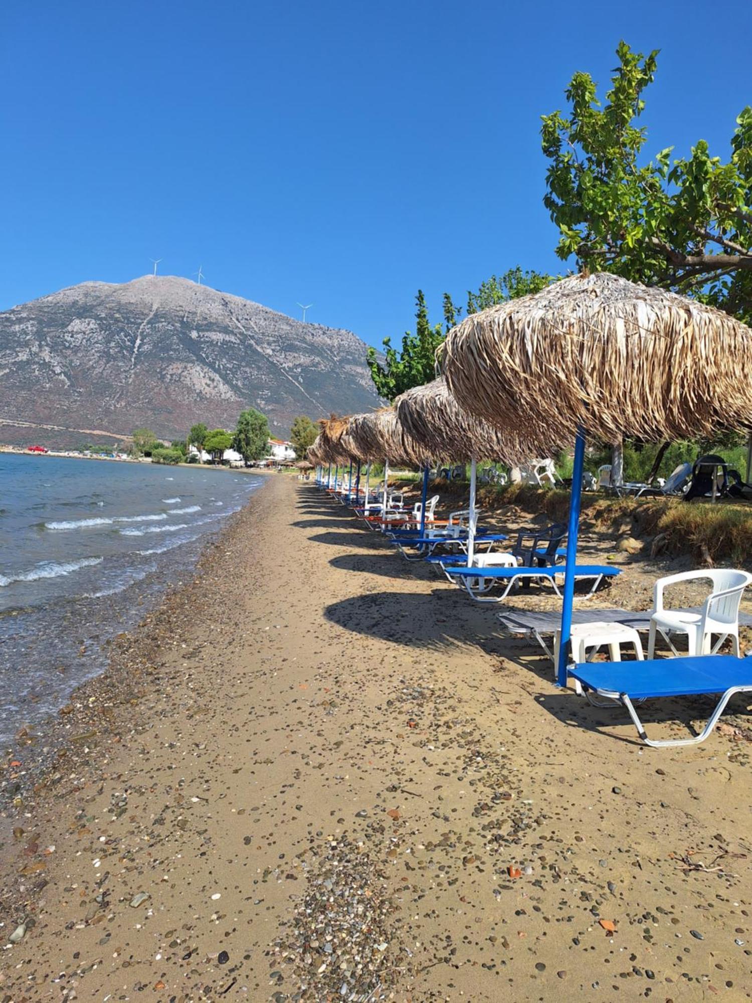 Makinia Beach Nafpaktos Buitenkant foto