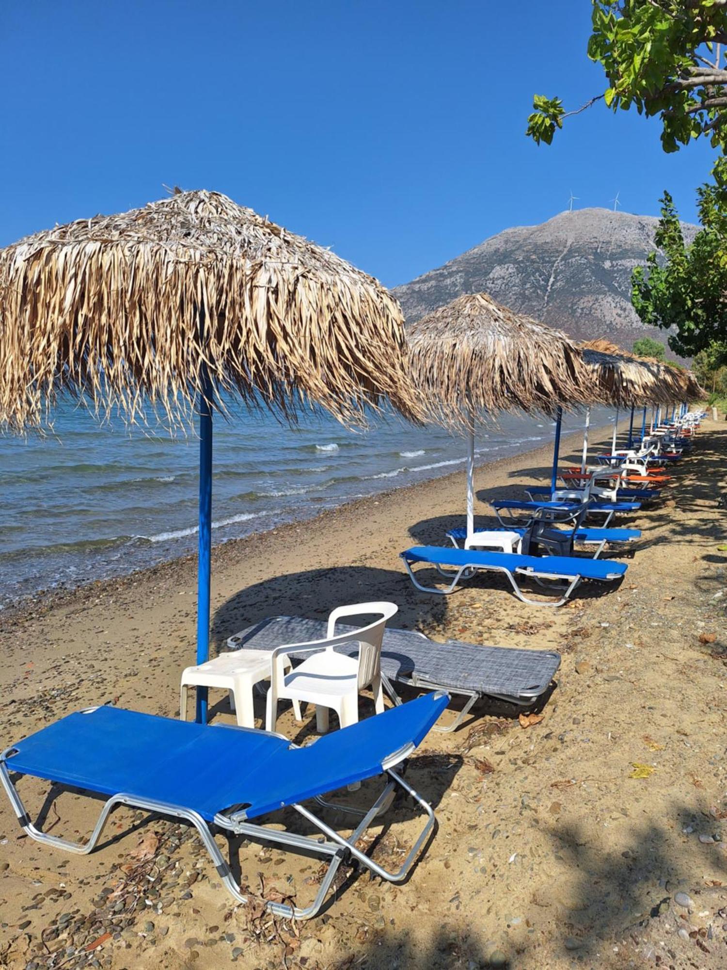 Makinia Beach Nafpaktos Buitenkant foto