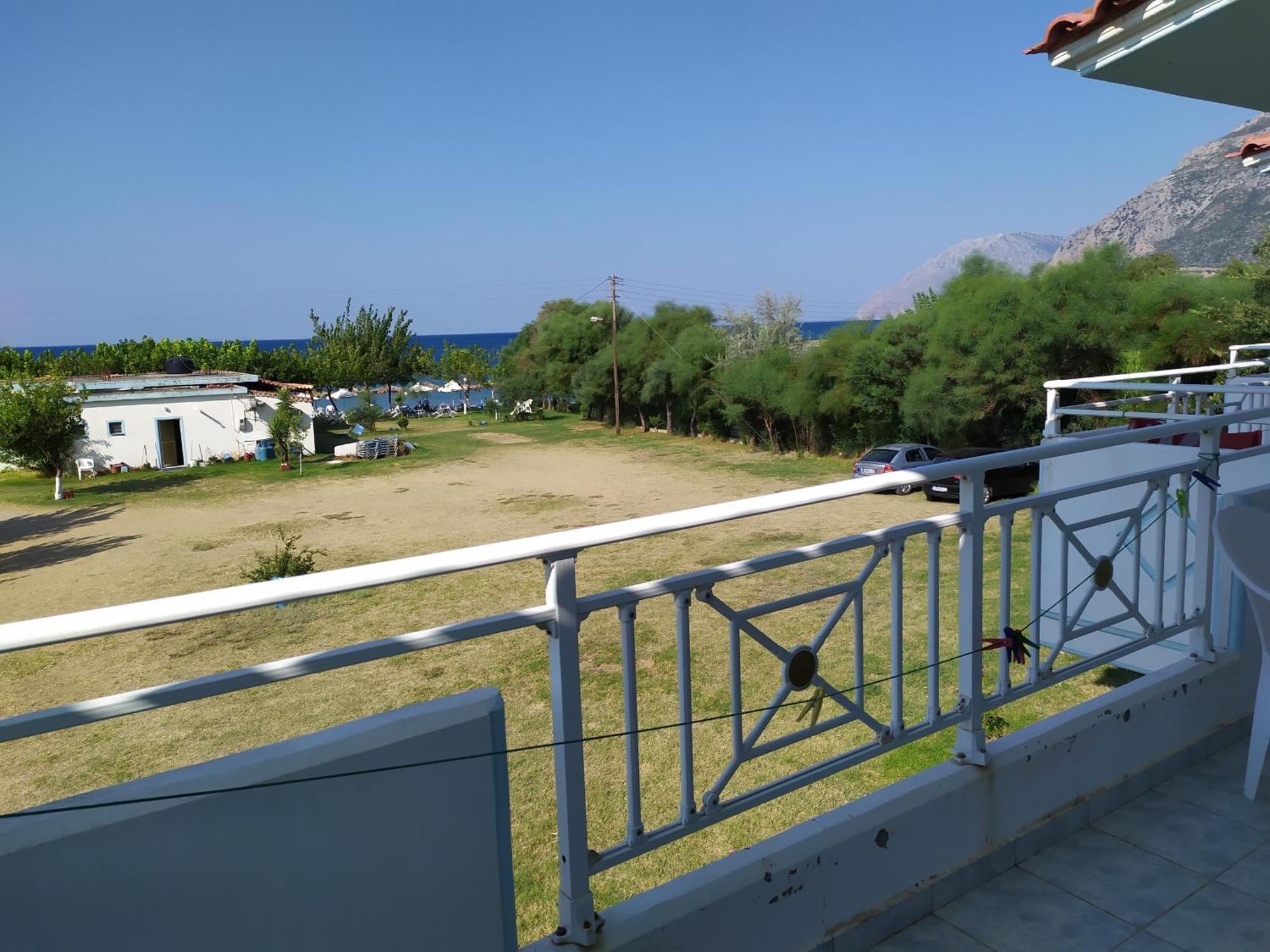 Makinia Beach Nafpaktos Buitenkant foto