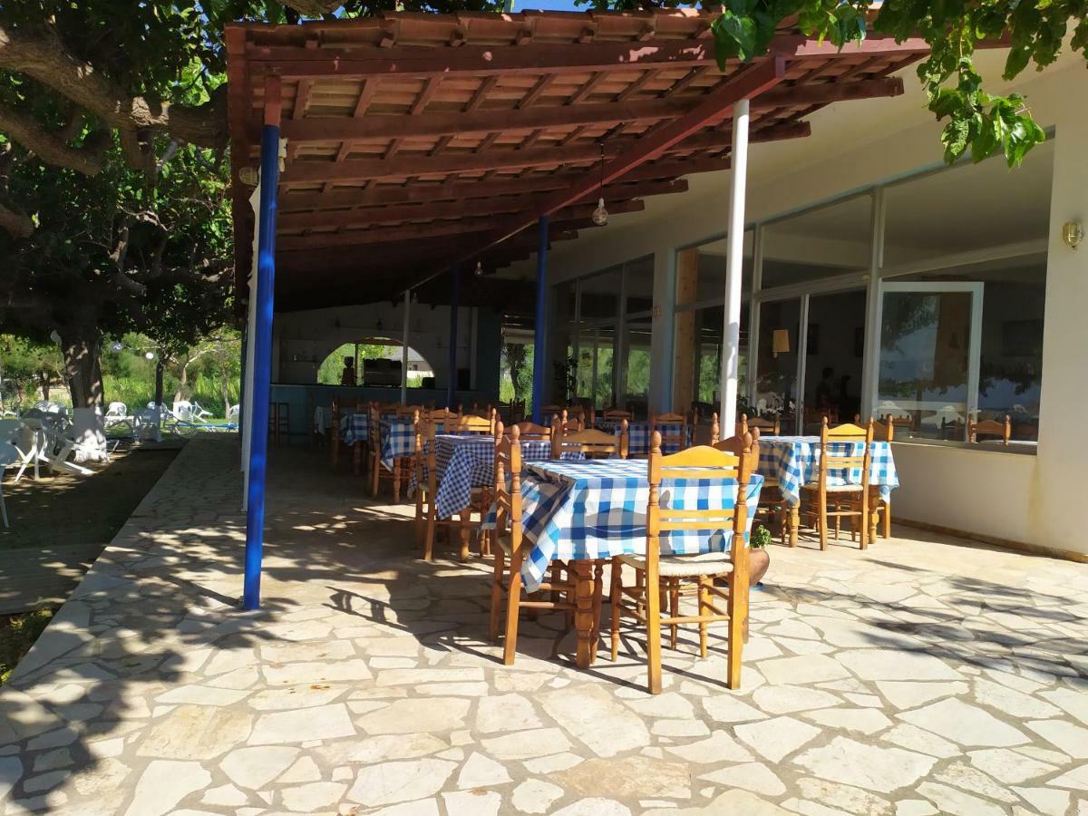 Makinia Beach Nafpaktos Buitenkant foto