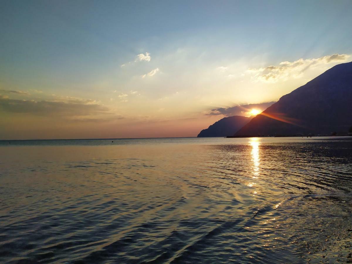 Makinia Beach Nafpaktos Buitenkant foto